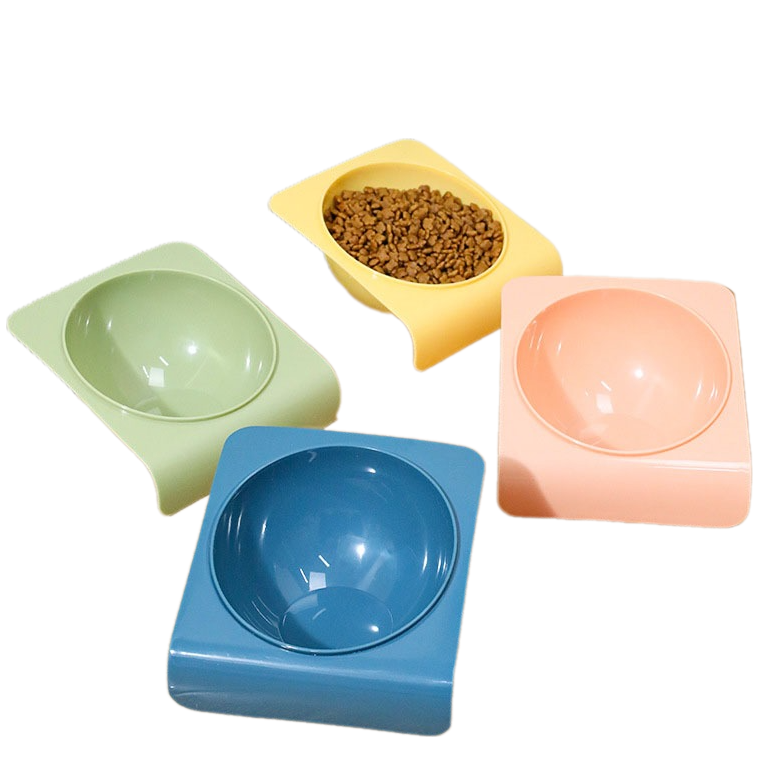 Миска пластиковая "сфера" (0,25 л.) (10702070/050324/3094732) в интернет-зоомагазине Pets Room